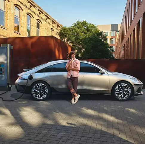 The Role of AI in Modern Vehicles. How Smart Cars Assist Drivers Daily